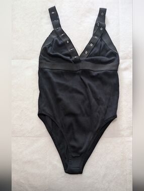 Zara Large Black Ribbed V-Neck One-Piece Bodysuit